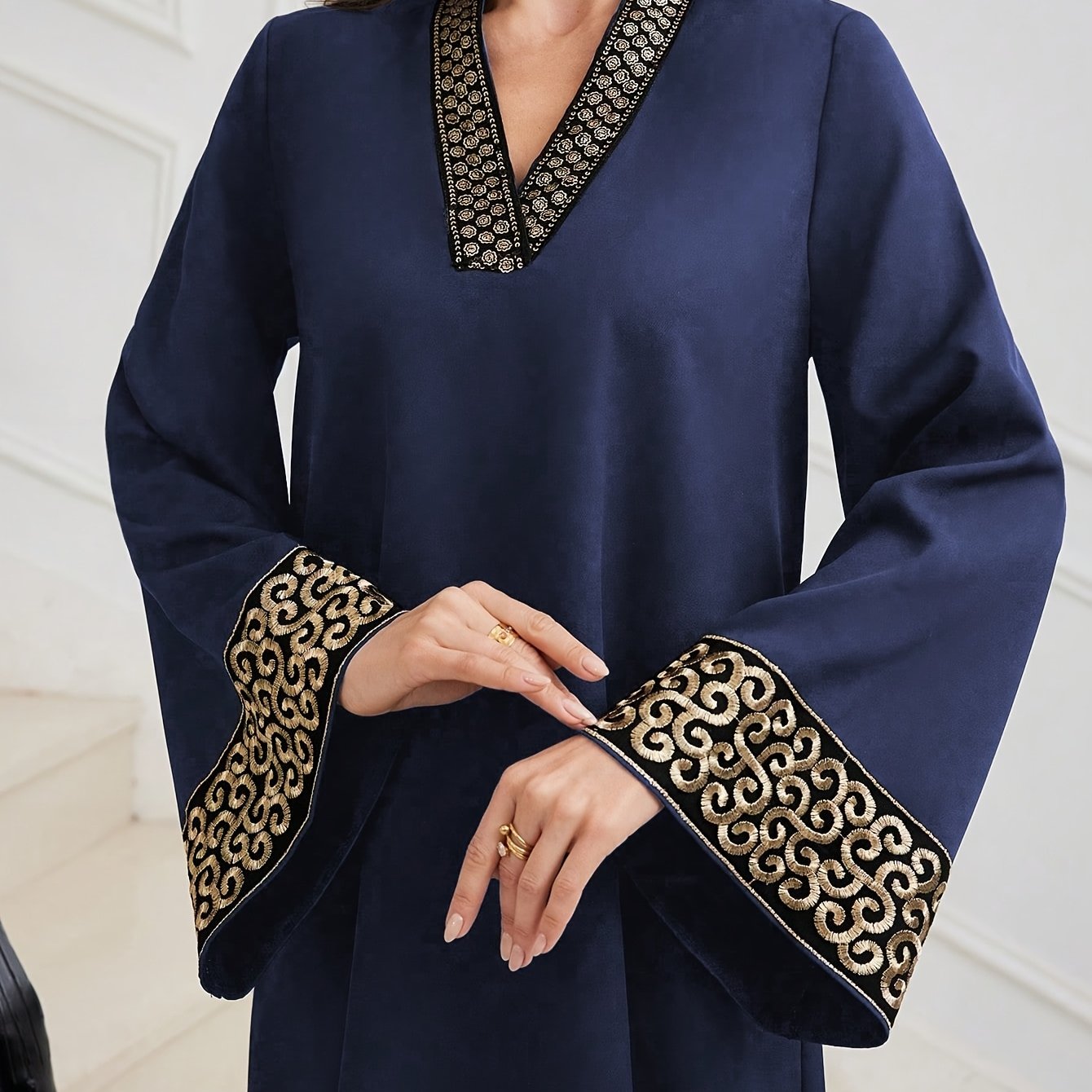 alalar-Elegant Black Abaya with Golden Embroidery-عباية سوداء بتطريز ذهبي