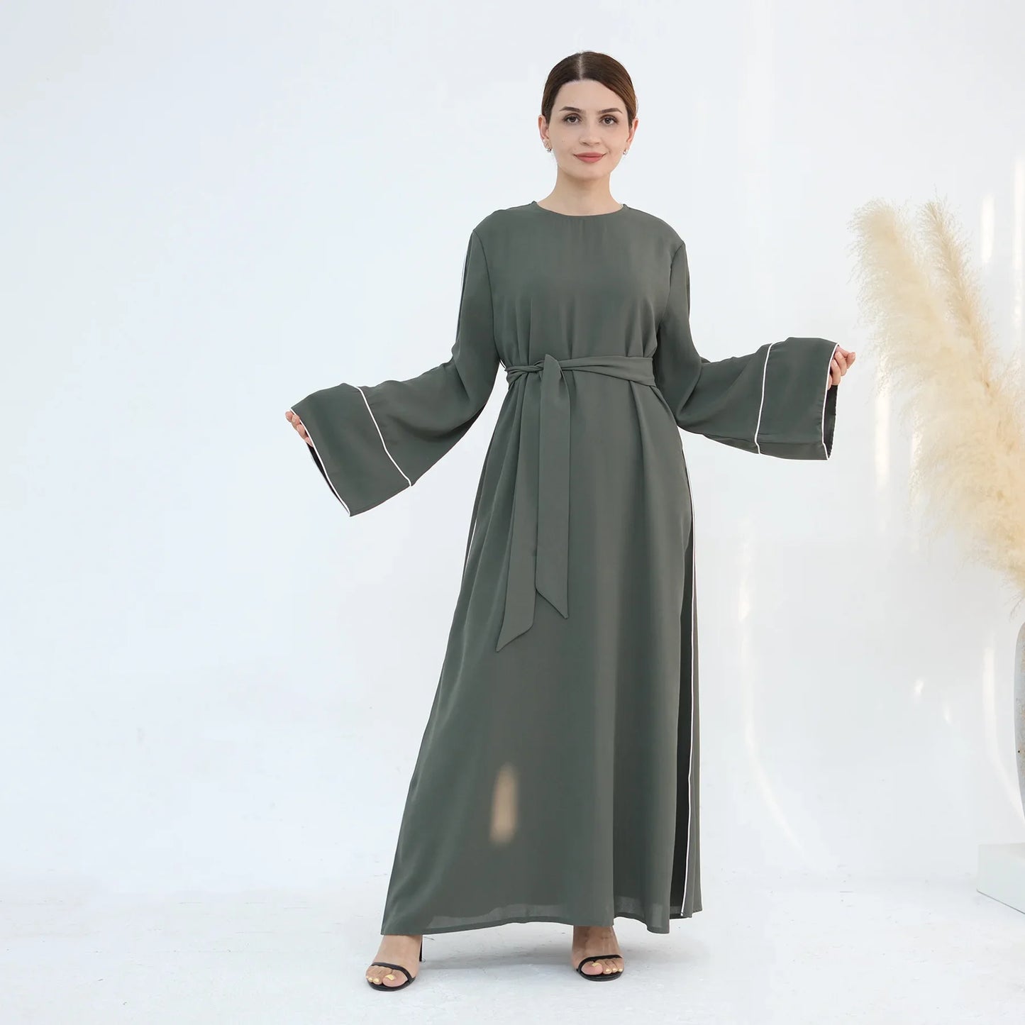 ALALAR | Velvet Abaya Dress – Luxury Dubai Modest Islamic Clothing for Women