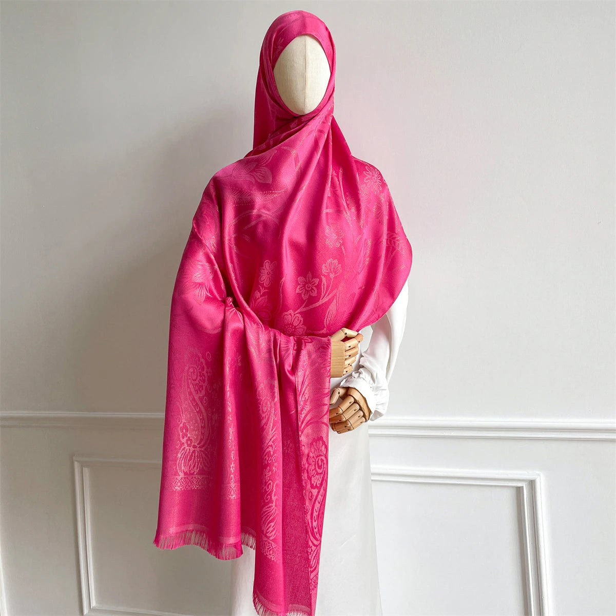 alalar | Luxury Paisley Gold-Thread Jacquard Hijab – Ramadan Special Elegant Wrap