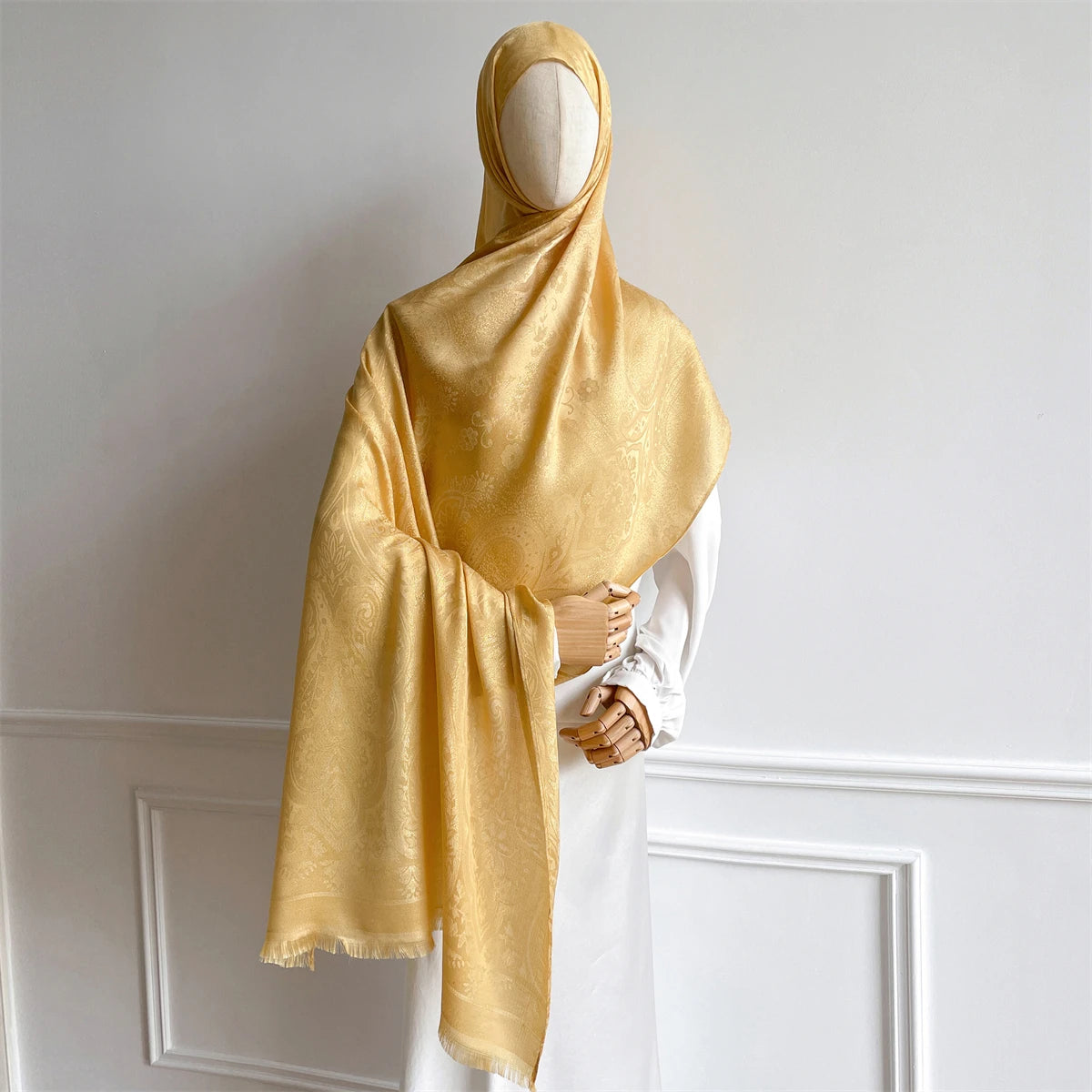 alalar | Luxury Paisley Gold-Thread Jacquard Hijab – Ramadan Special Elegant Wrap