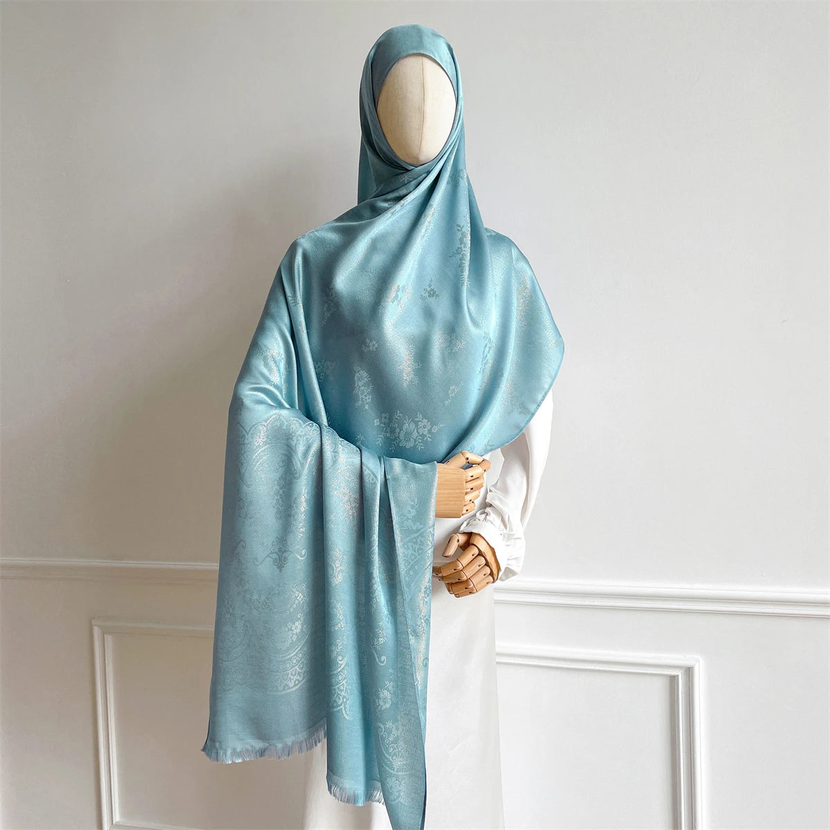 alalar | Luxury Paisley Gold-Thread Jacquard Hijab – Ramadan Special Elegant Wrap