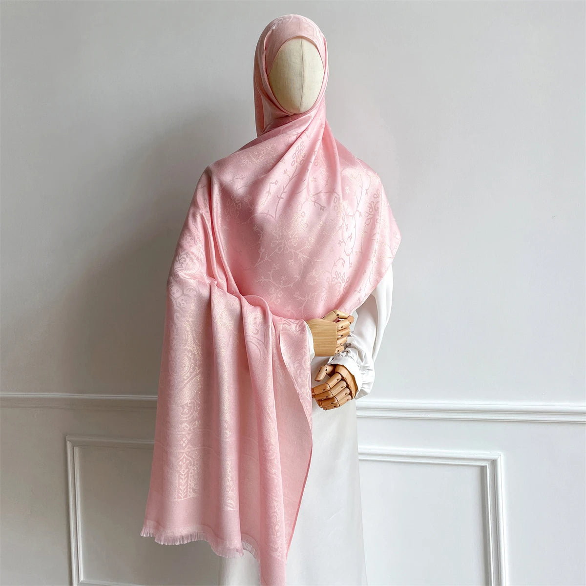 alalar | Luxury Paisley Gold-Thread Jacquard Hijab – Ramadan Special Elegant Wrap