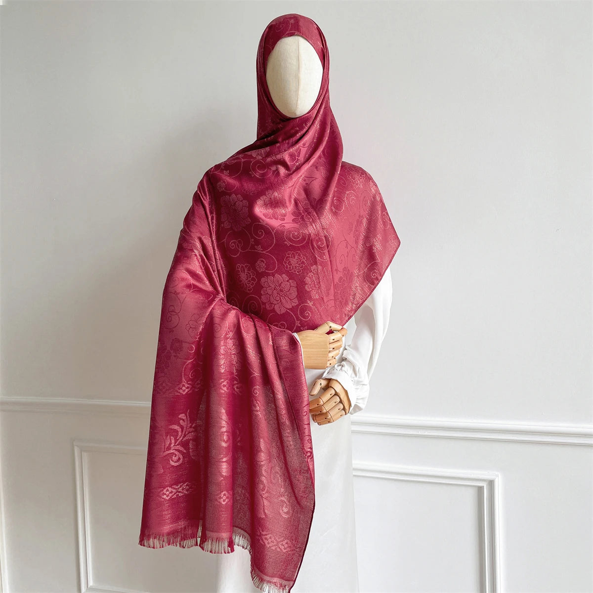 alalar | Luxury Paisley Gold-Thread Jacquard Hijab – Ramadan Special Elegant Wrap