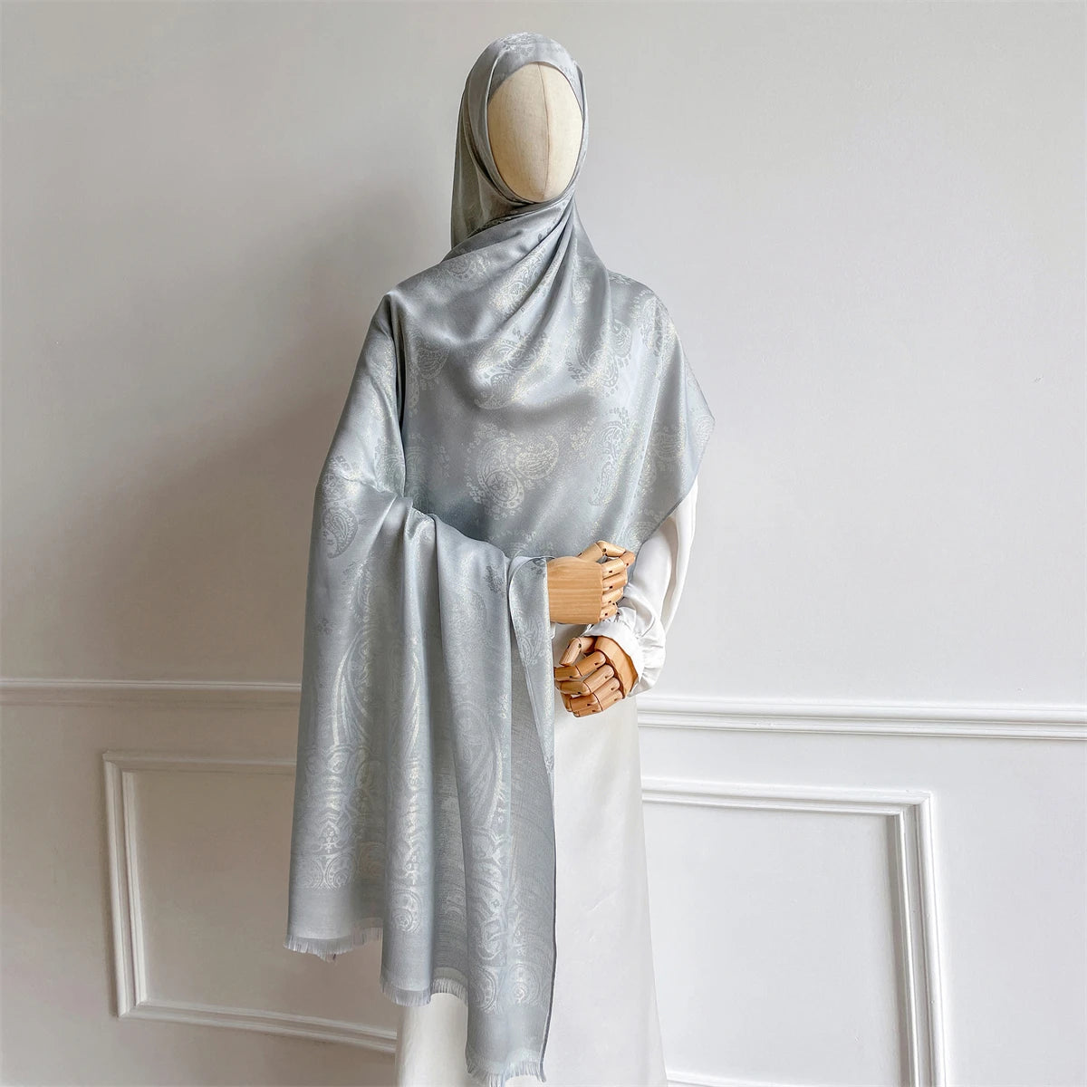 alalar | Luxury Paisley Gold-Thread Jacquard Hijab – Ramadan Special Elegant Wrap