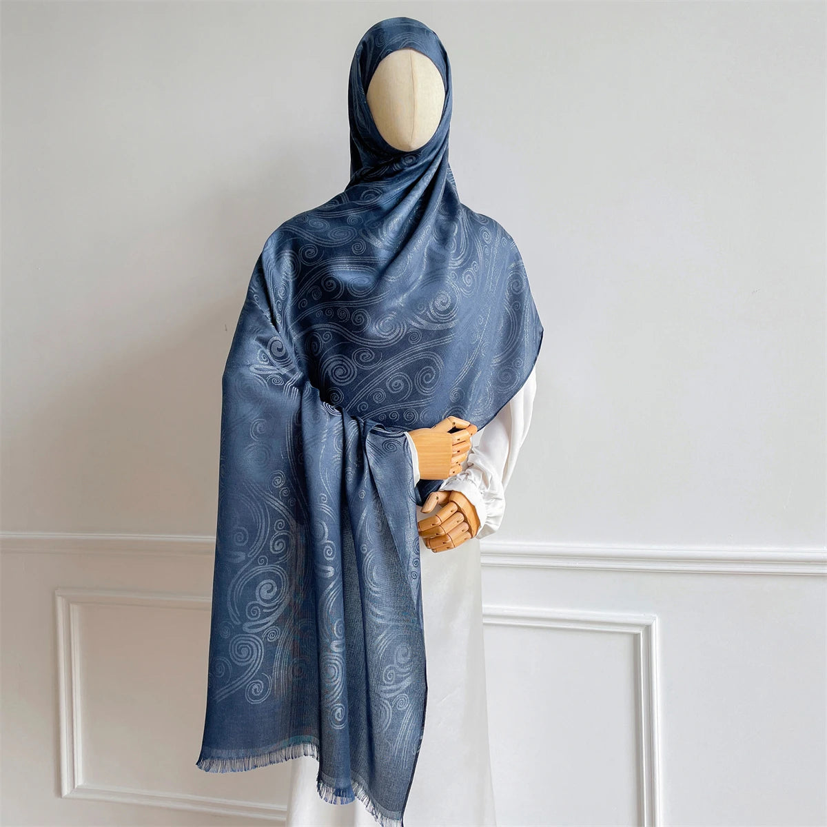 alalar | Luxury Paisley Gold-Thread Jacquard Hijab – Ramadan Special Elegant Wrap